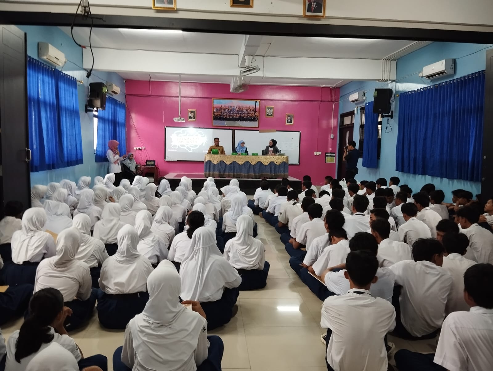 Roadshow Workshop Membaca Di SMP Negeri 148 Jakarta